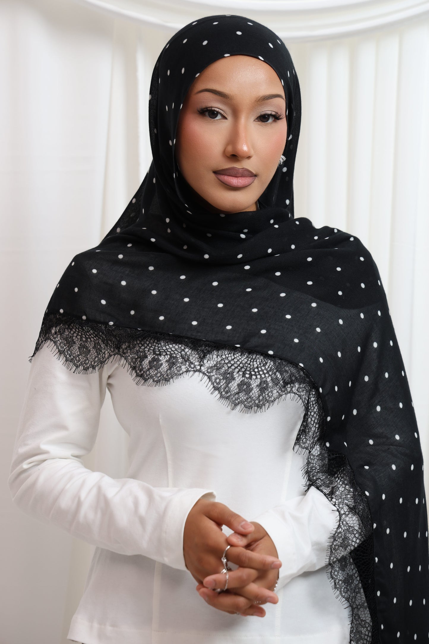 NOIR POLKA LACE